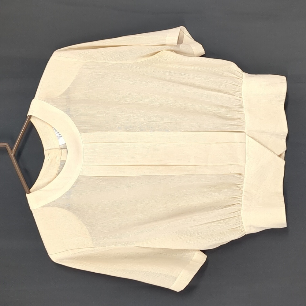 Elegant Cream Women's Top TJW By Mervyn's